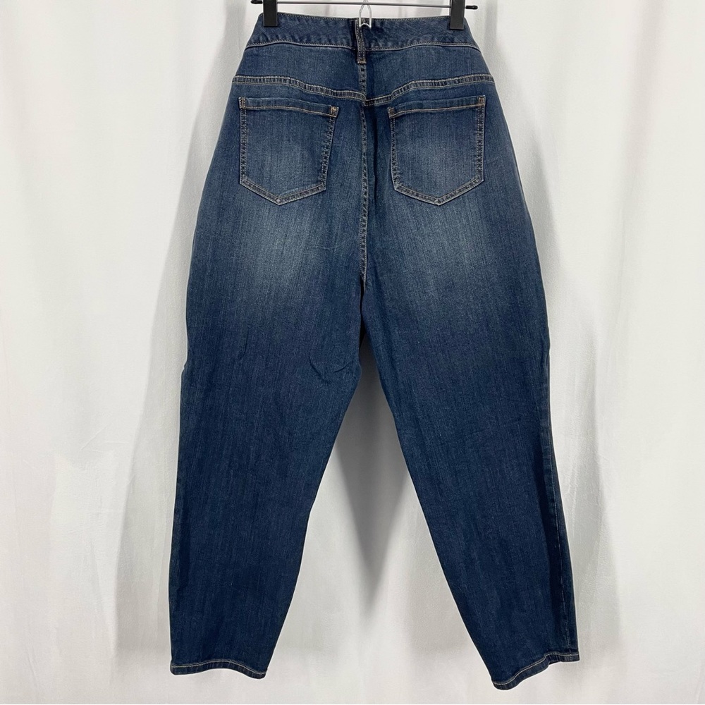 Torrid Girlfriend Medium Wash High Rise Cropped Tapered Leg Slim Fit Blue 20 - Picture 7 of 16